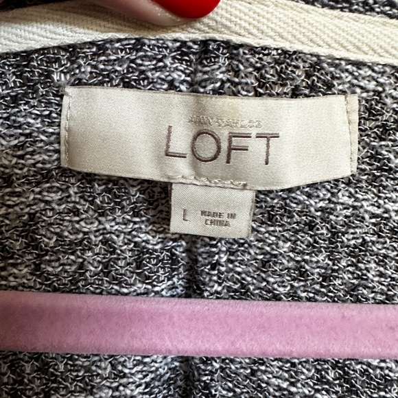 Lightweight pullover sweater - Picture 3 of 4